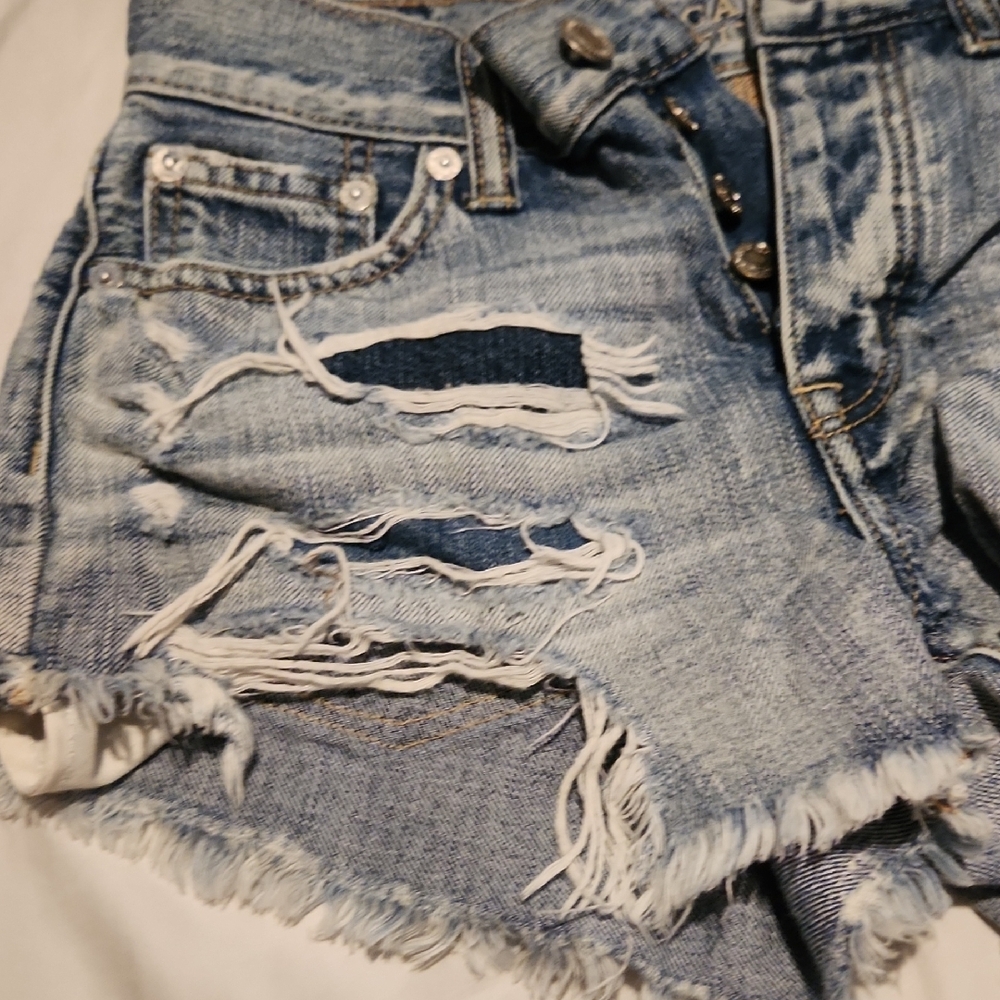 Distressed Denim Shorts - Picture 5 of 8